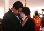 Dudamel calma su tristeza en el funeral por la muerte del Ausente, con unas lágrimas en el pecho de Maduro.